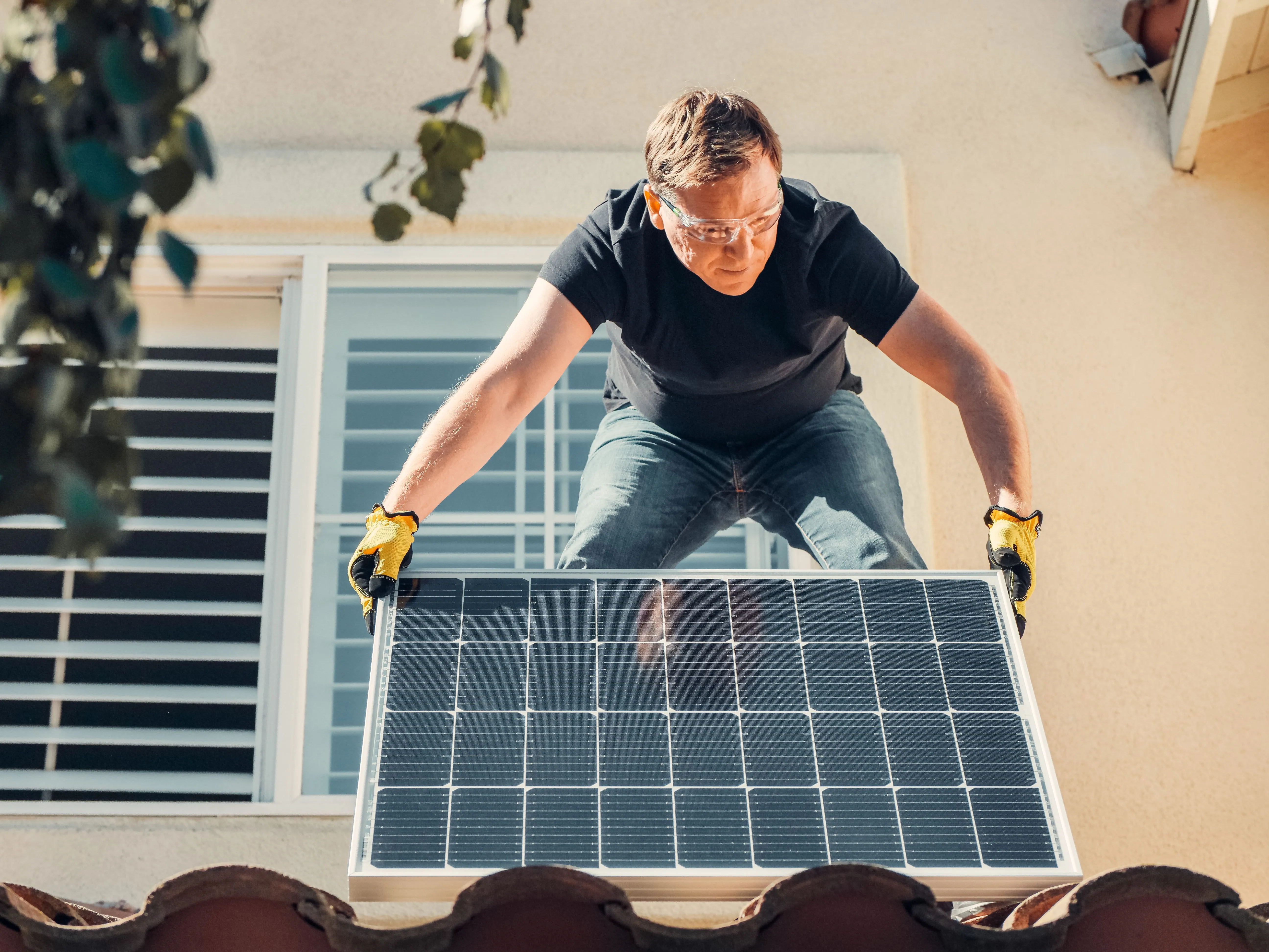Instalación de paneles solares por MS Automatismos - Energía solar en Zona Norte